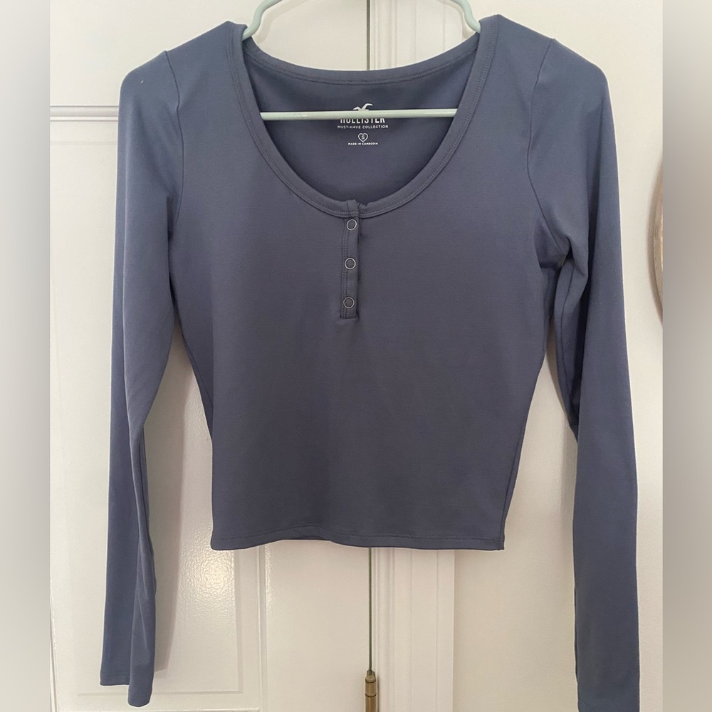 Purple/Blue Hollister Long sleeve 3 buttons at the top